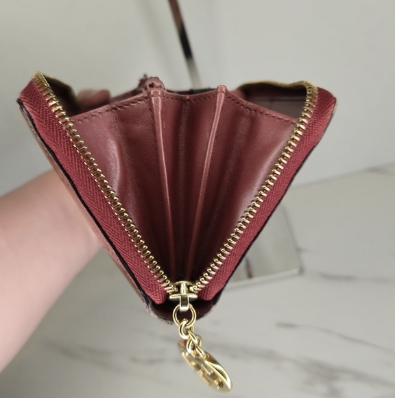 Gucci Guccisima Patent Gloss Leather Heart Zip Wallet with Box and Dustbag - Picture 9 of 11